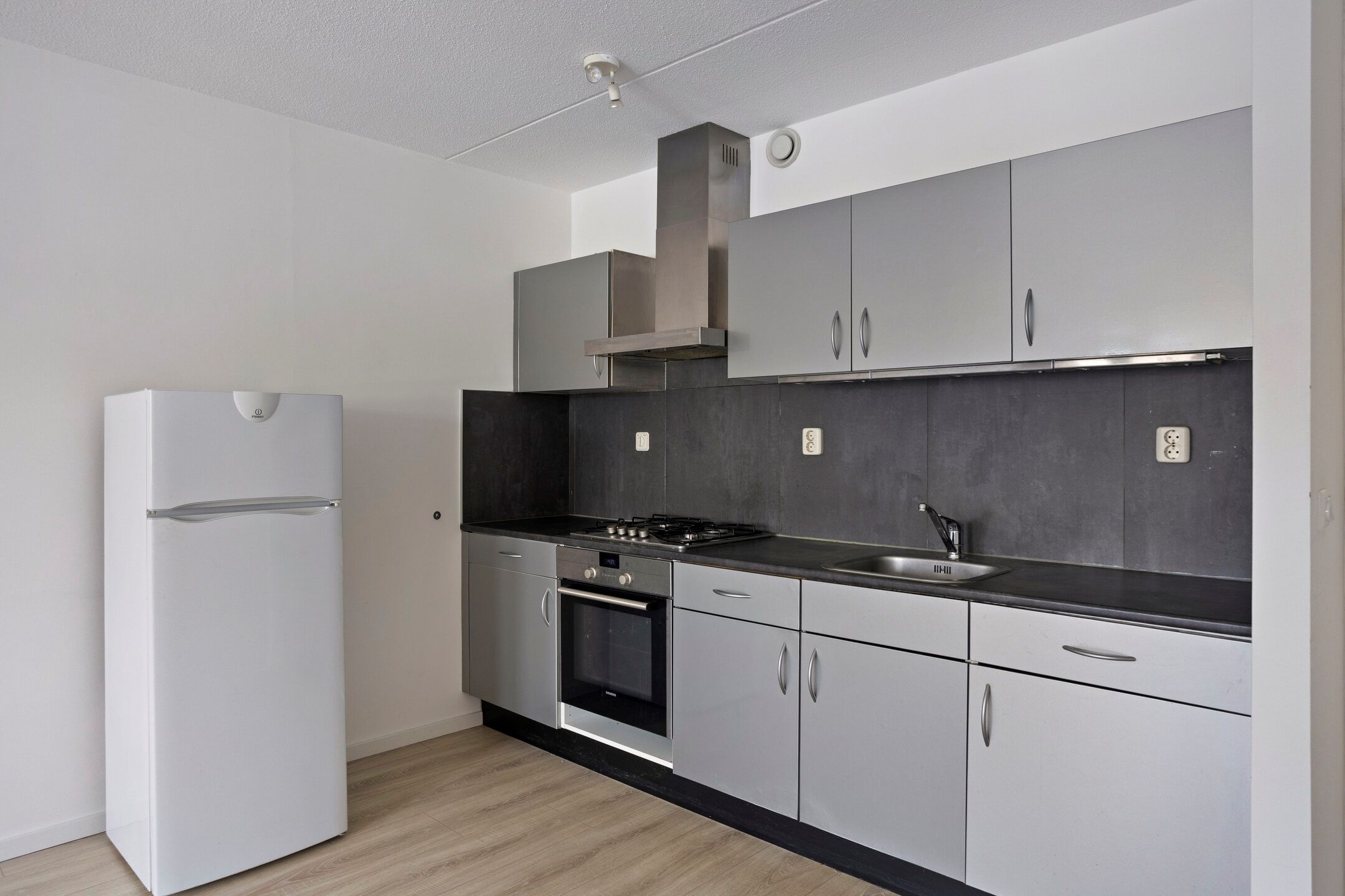 Foto 21 van Volksplein 88-D