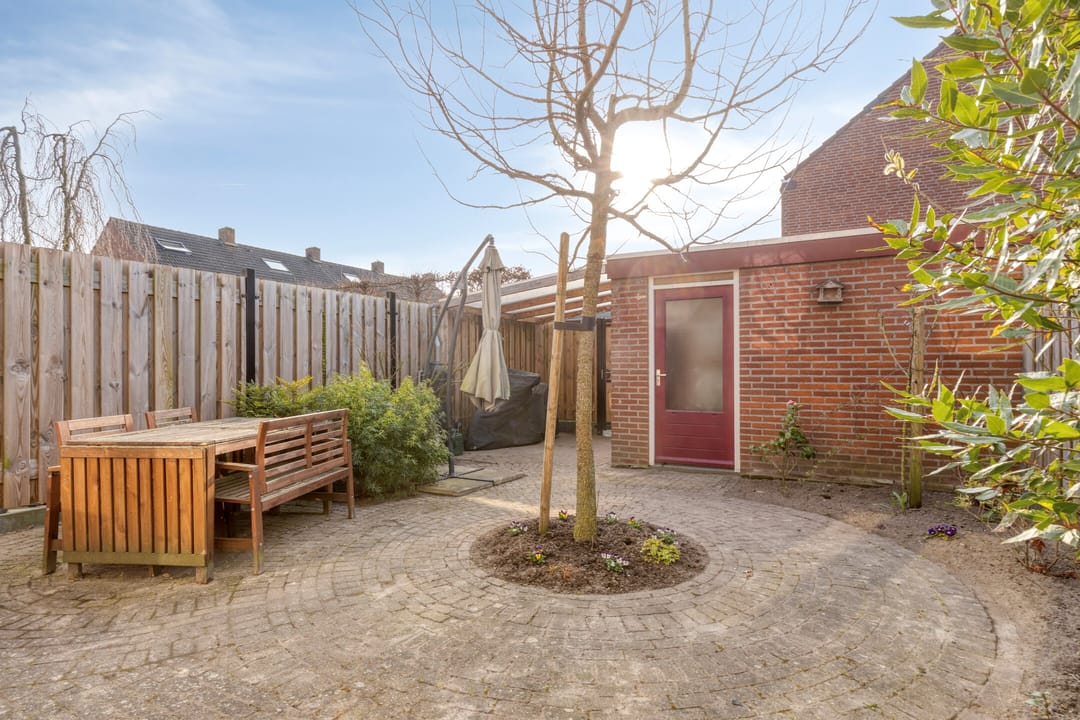 Foto 22 van Burg van Leentstraat 78