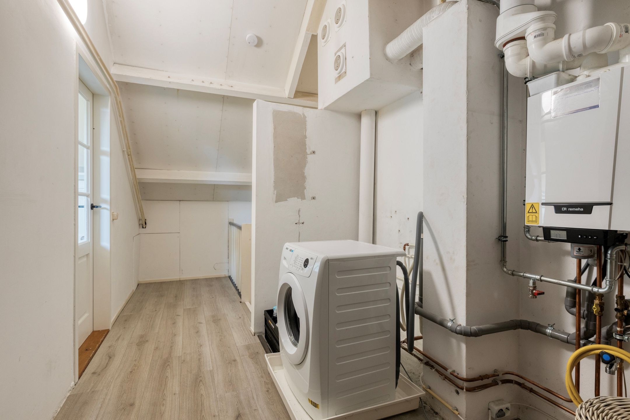 Foto 21 van Burg van Leentstraat 78