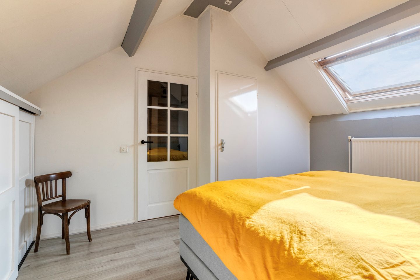 Foto 19 van Burg van Leentstraat 78