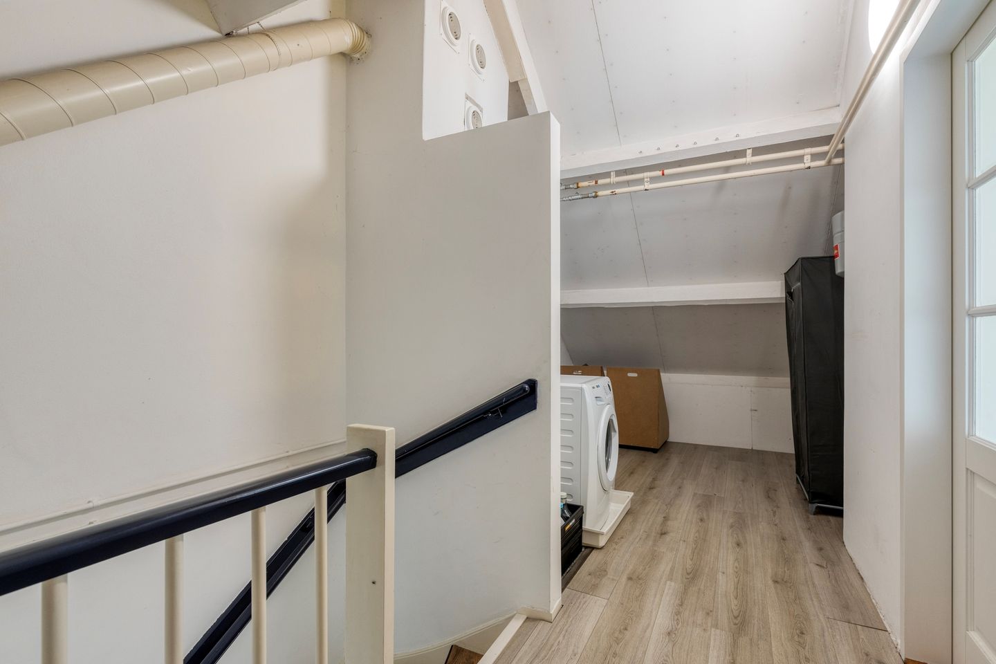 Foto 20 van Burg van Leentstraat 78