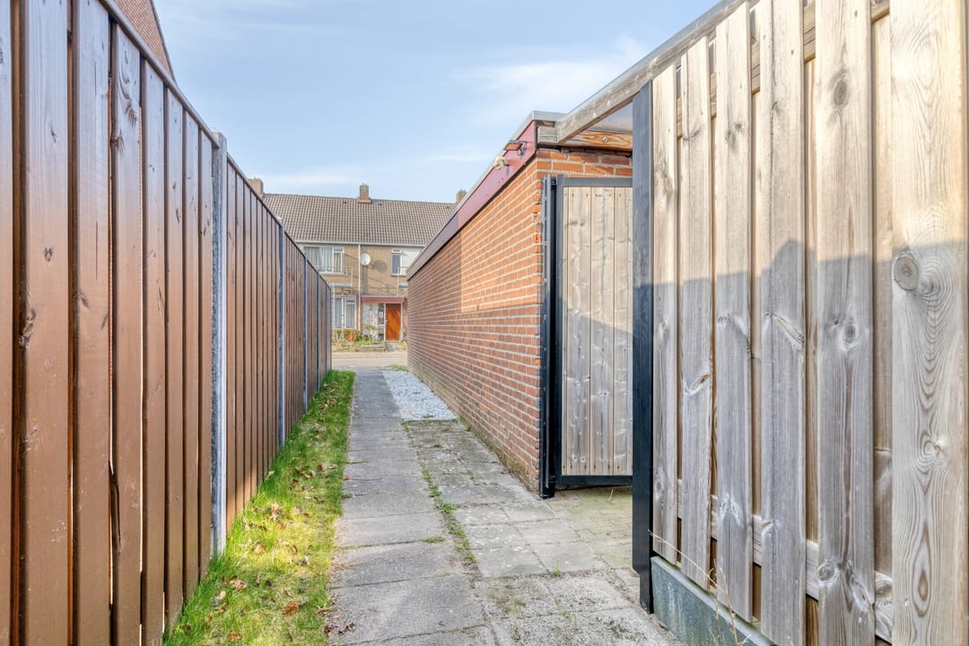 Foto 26 van Burg van Leentstraat 78