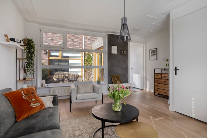 Photo 5 of Huygensstraat 7