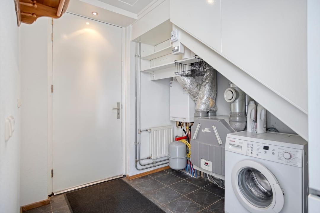 Photo 13 of Huygensstraat 7