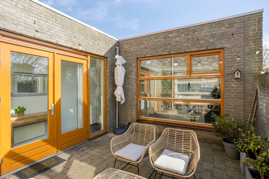 Photo 26 of Huygensstraat 7