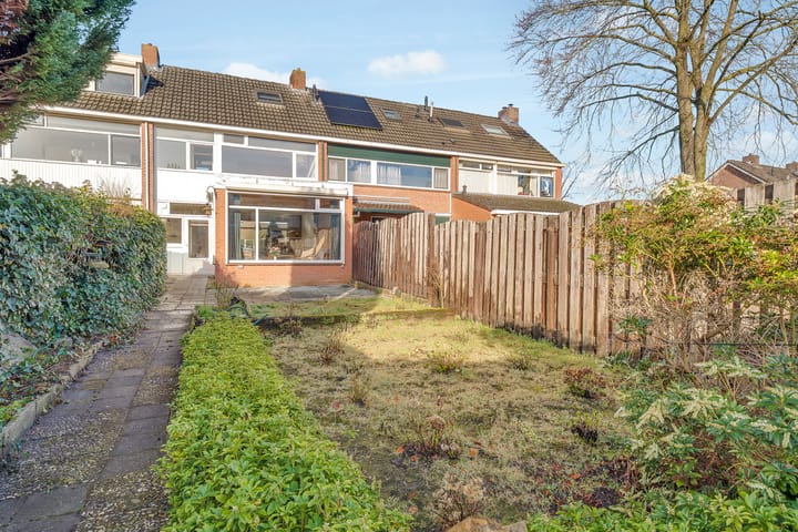 Photo 2 of Waalstraat 8