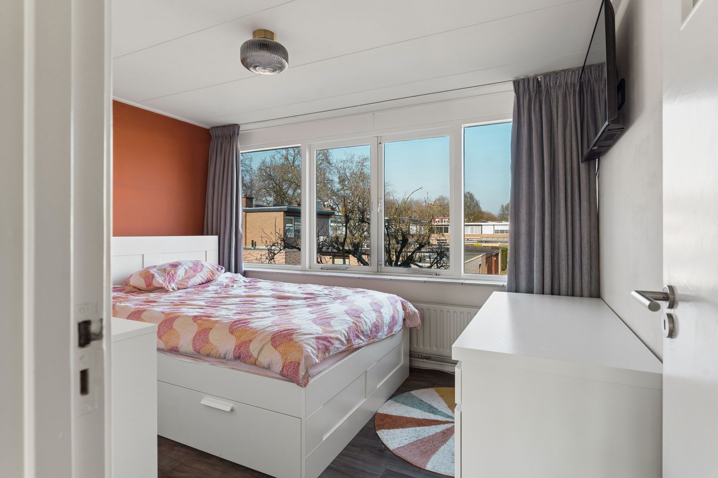 Spacious and practical family home with 4 bedrooms in green Nijmegen Hatert location — 19