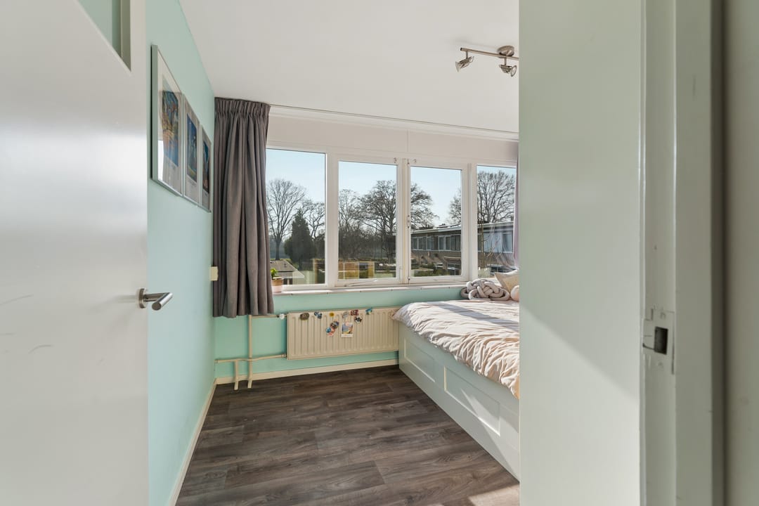 Spacious and practical family home with 4 bedrooms in green Nijmegen Hatert location — 23