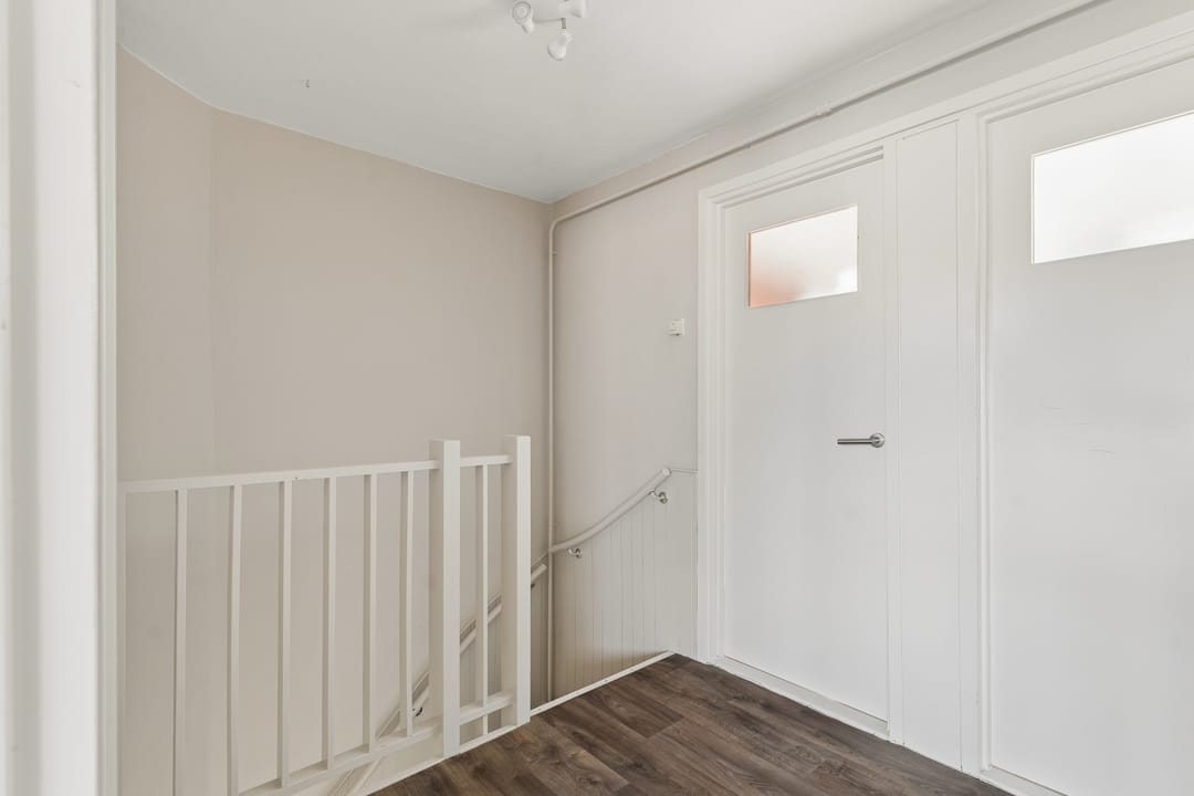 Spacious and practical family home with 4 bedrooms in green Nijmegen Hatert location — 32