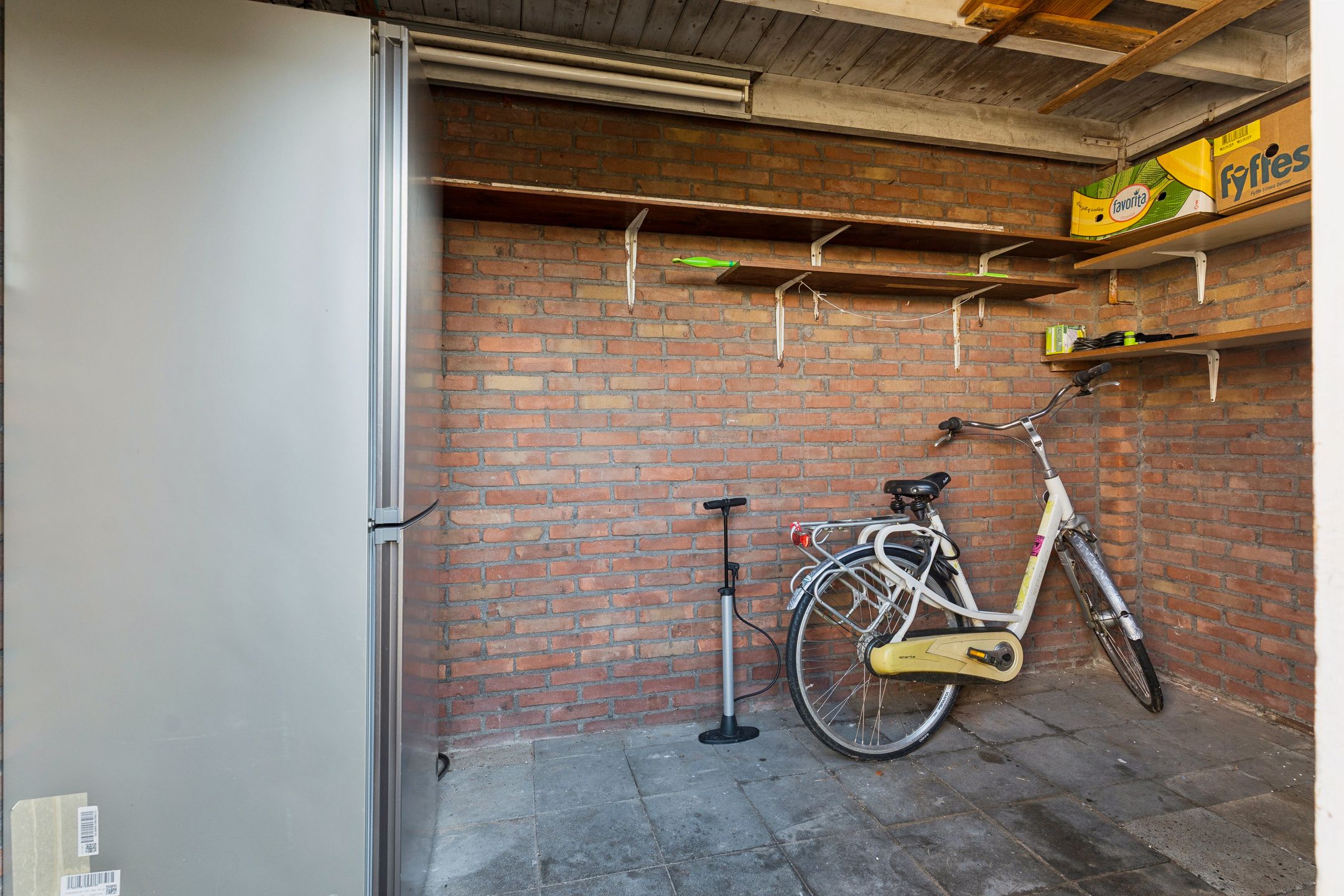 Spacious and practical family home with 4 bedrooms in green Nijmegen Hatert location — 36
