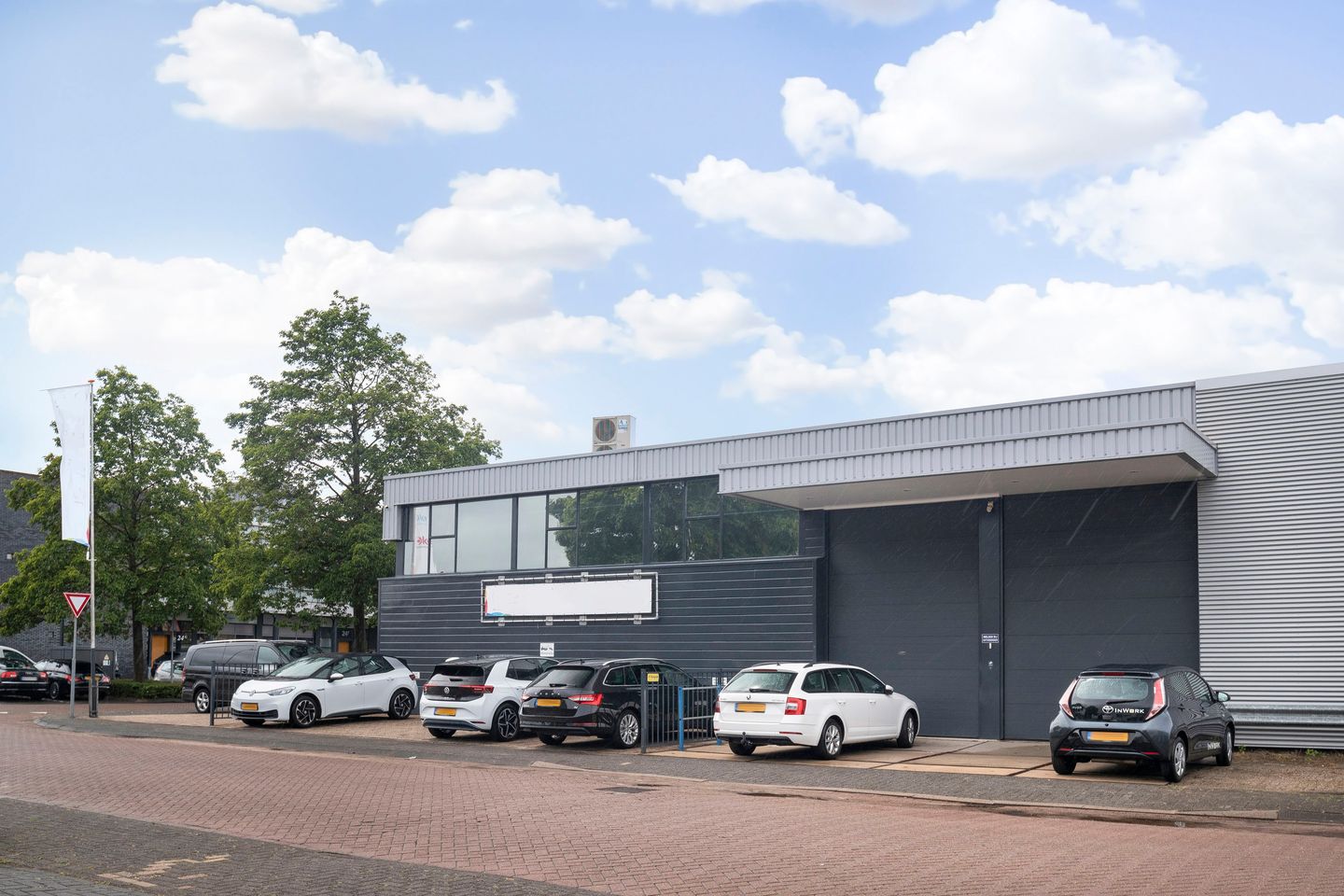 Bekijk foto 1 van Verrijn Stuartweg 31