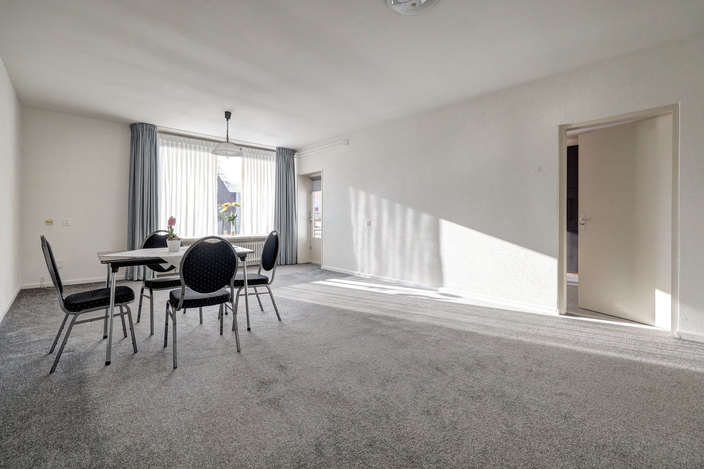 Modern apartment with balcony in the center of Dongen — 20