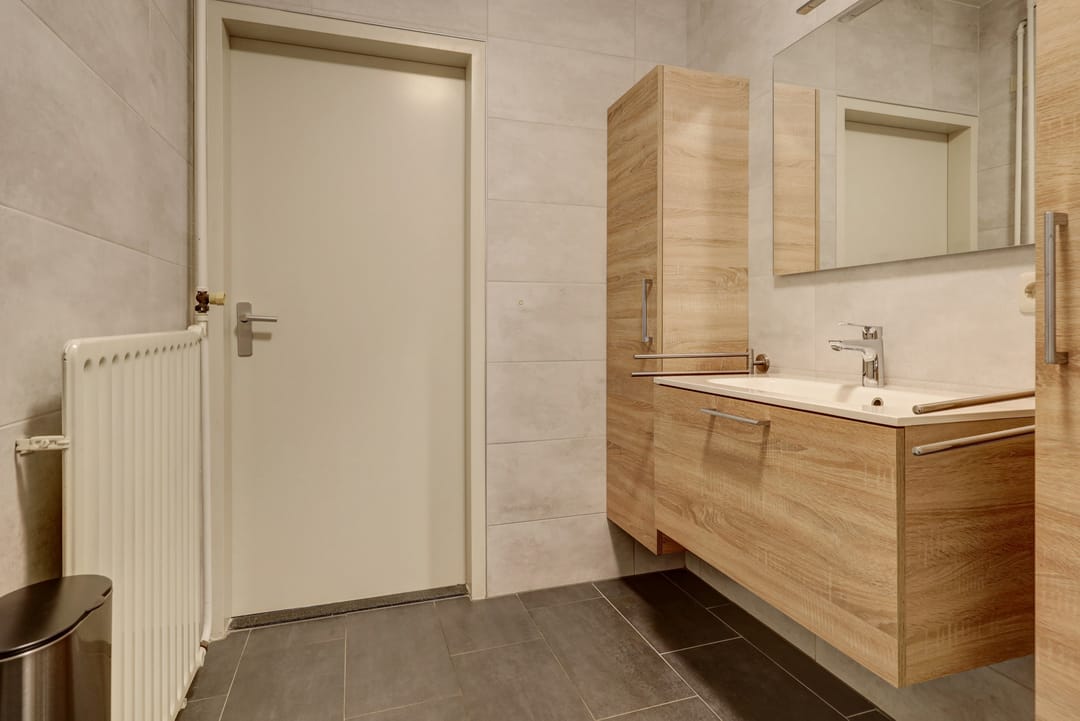 Modern apartment with balcony in the center of Dongen — 31