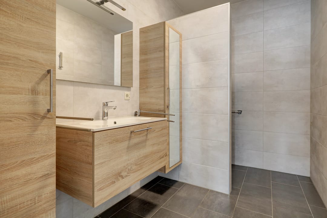 Modern apartment with balcony in the center of Dongen — 32