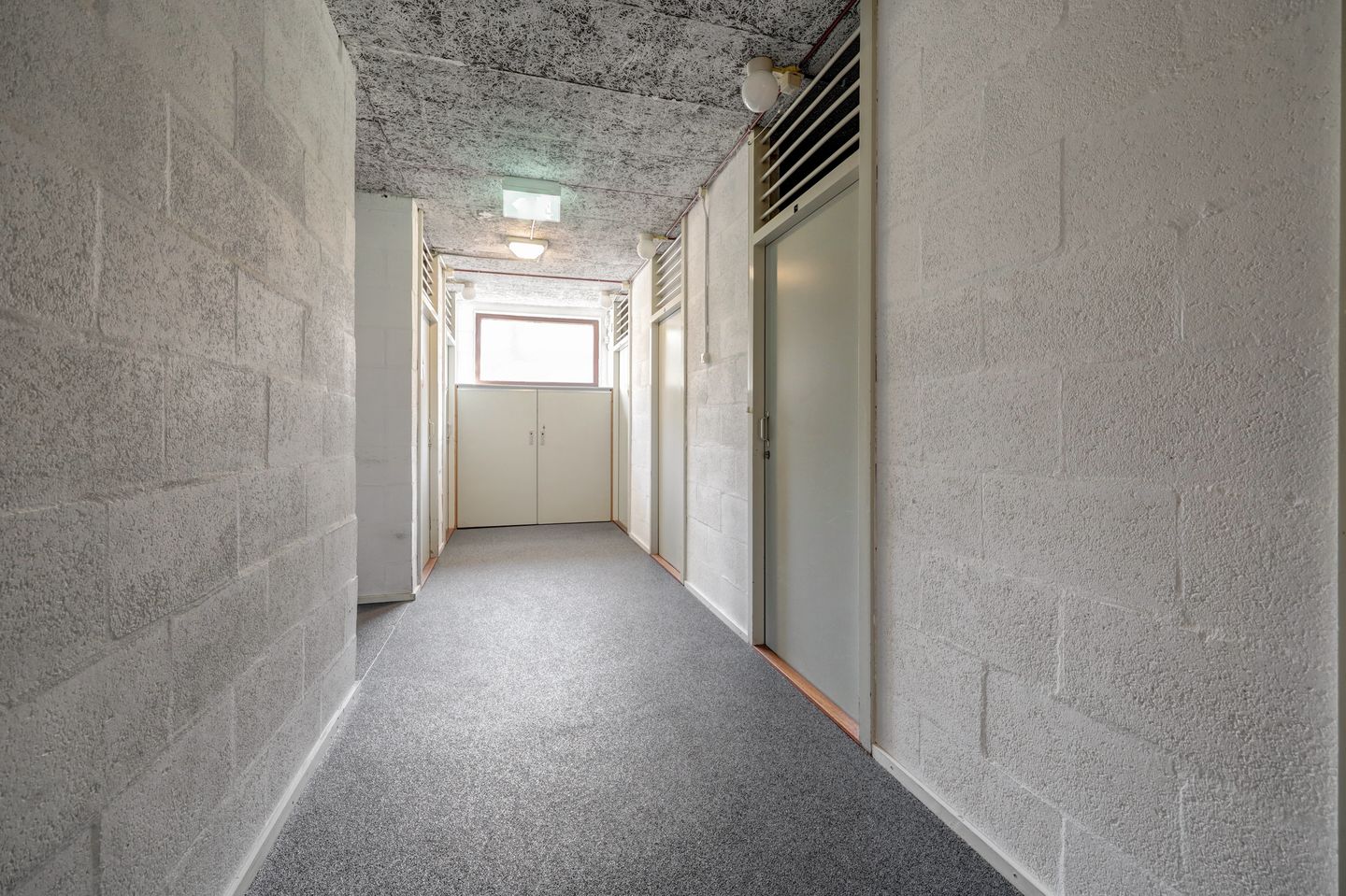 Modern apartment with balcony in the center of Dongen — 35