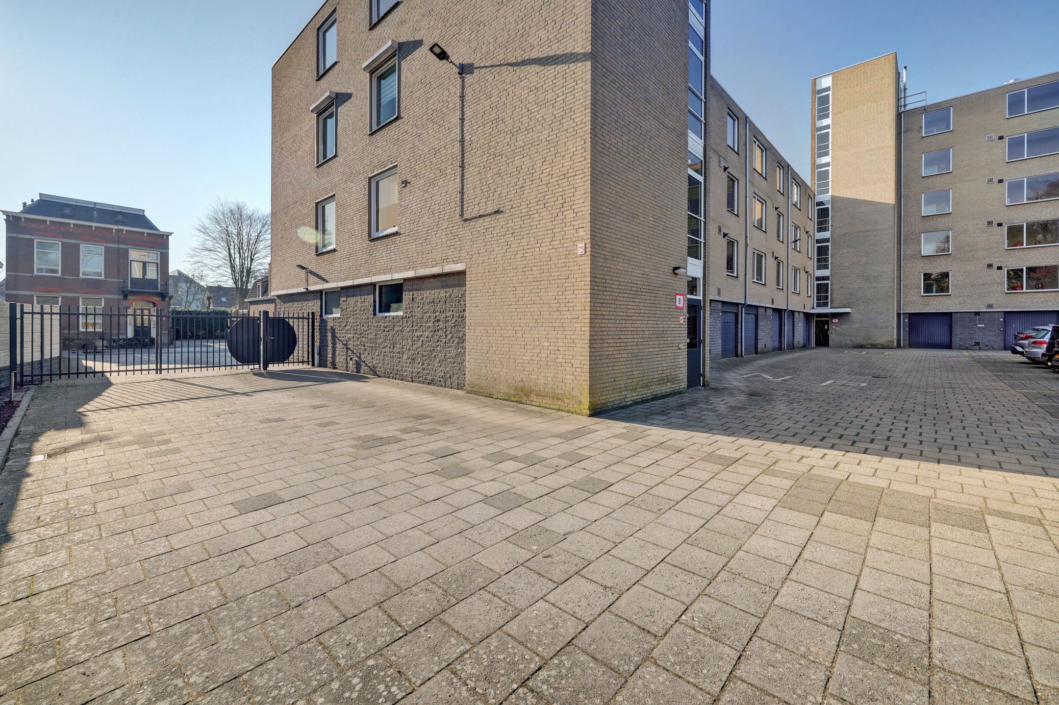 Modern apartment with balcony in the center of Dongen — 36