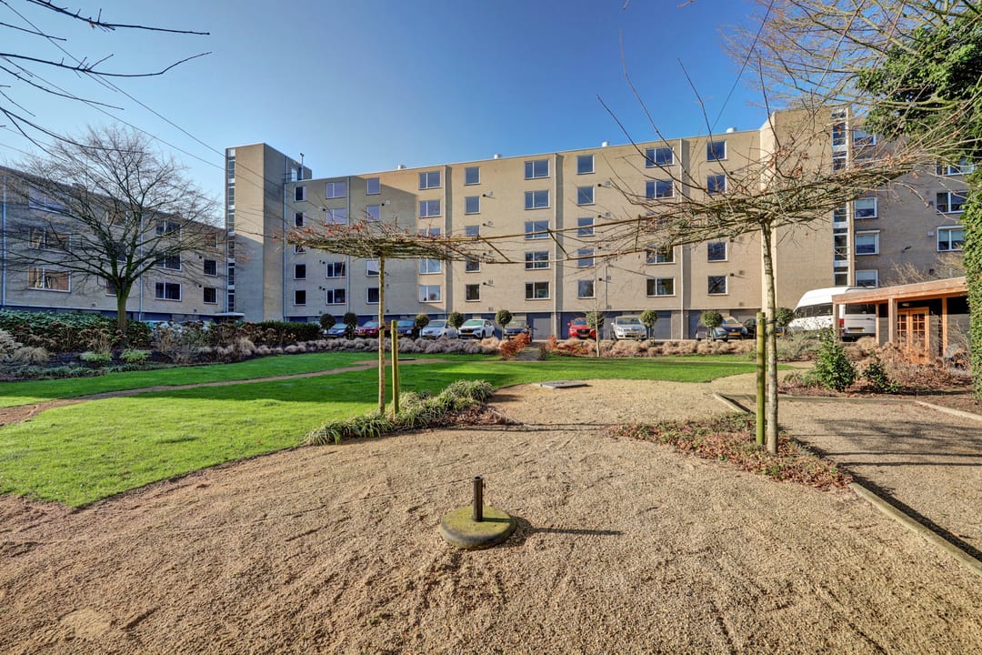 Modern apartment with balcony in the center of Dongen — 38