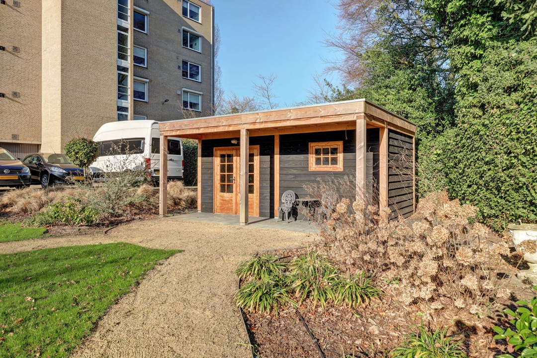 Modern apartment with balcony in the center of Dongen — 41