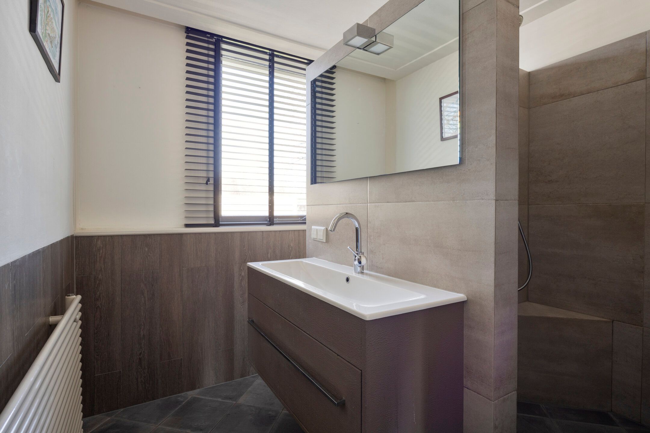 Photo 18 of Danackers 48