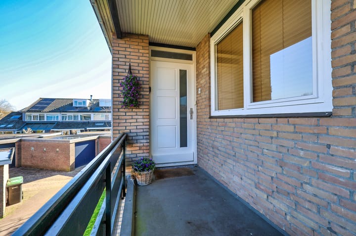 Photo 2 of Van Blaaderenweg 15-A