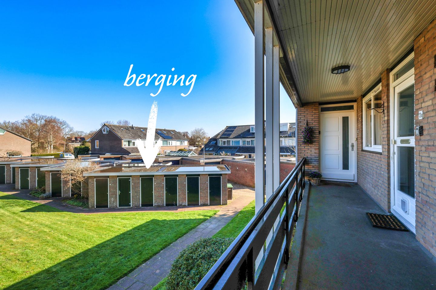 Foto 19 van Van Blaaderenweg 15-A