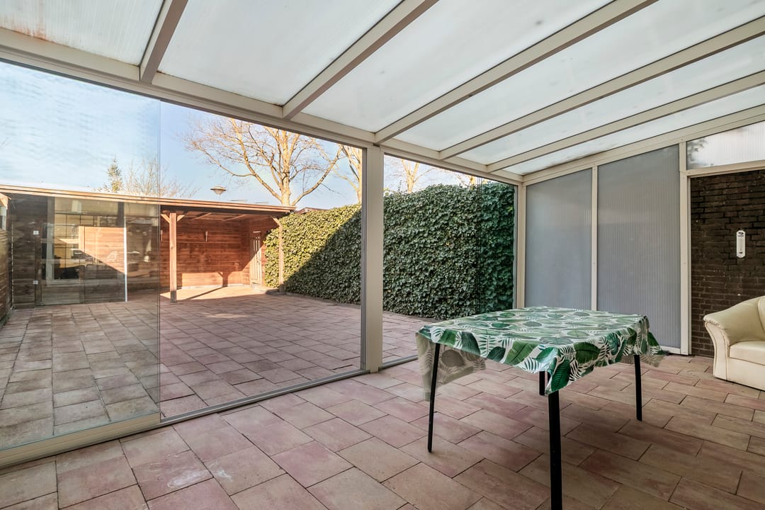 Spacious family home with potential, conservatory and west-facing garden in Lelystad — 12