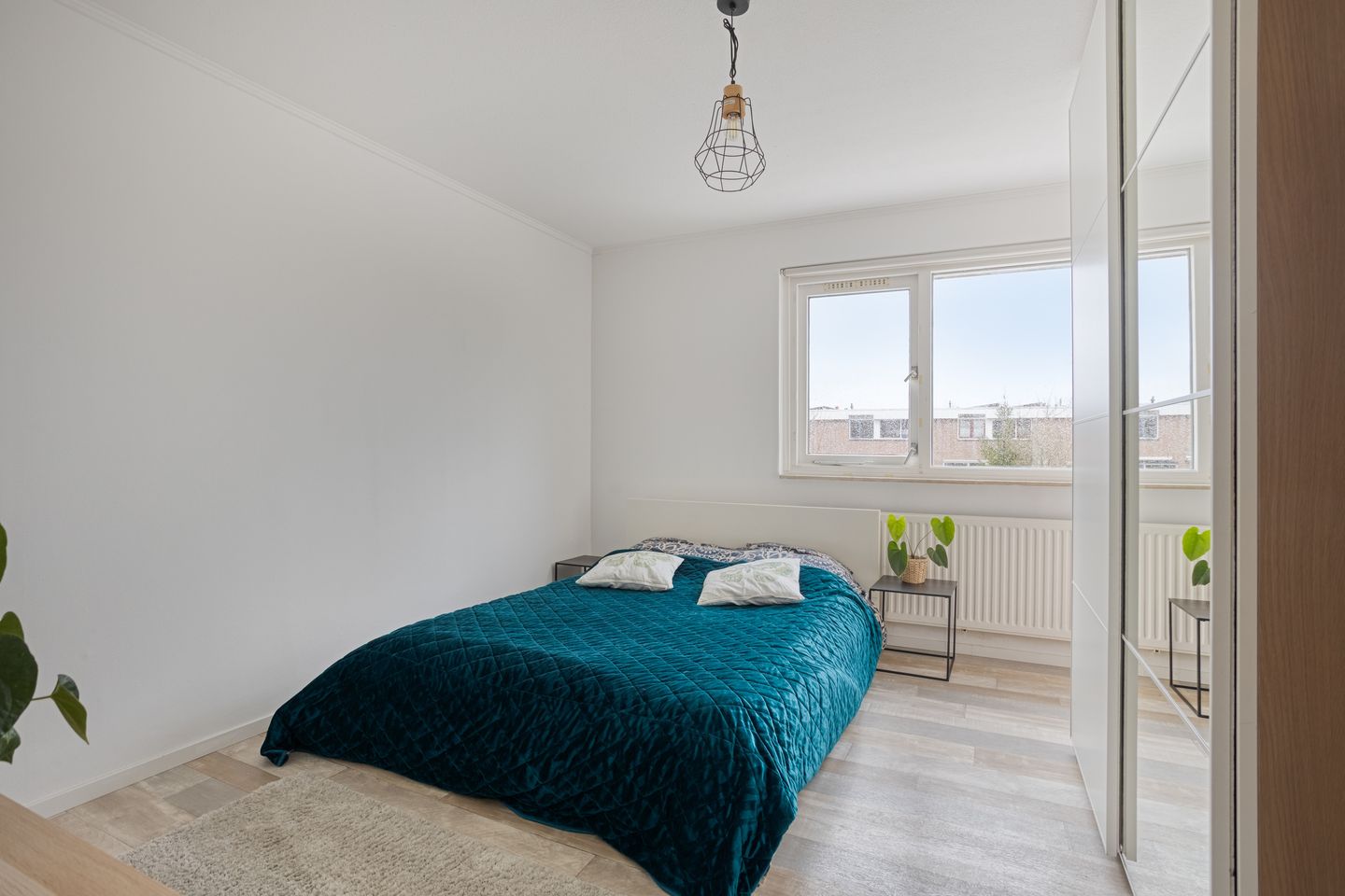 Spacious family home with potential, conservatory and west-facing garden in Lelystad — 20