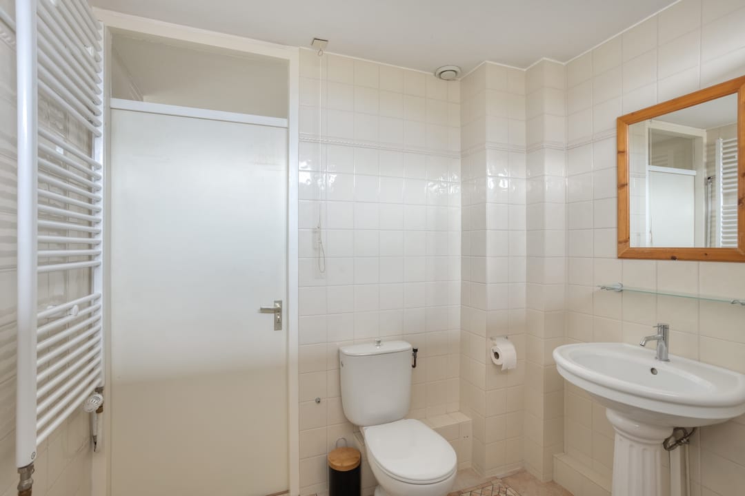 Spacious family home with potential, conservatory and west-facing garden in Lelystad — 23