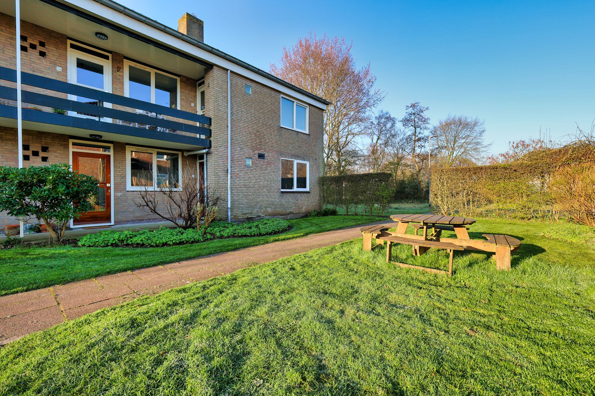 Foto 21 van Van Blaaderenweg 15-A