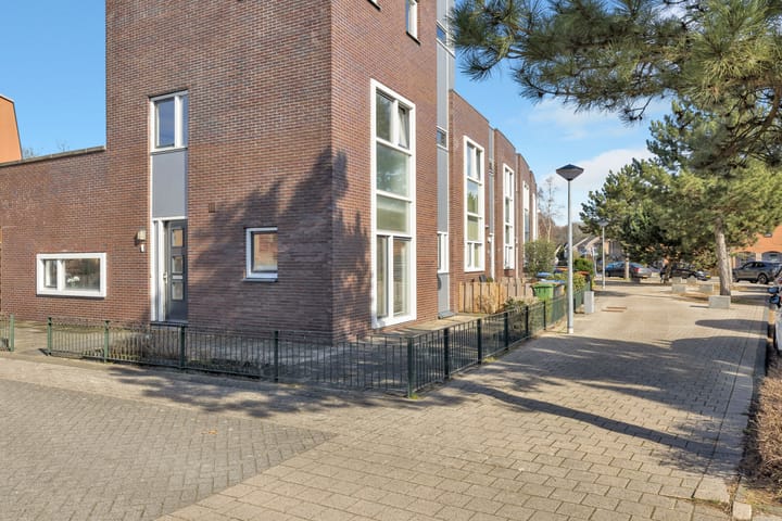 Photo 2 of Woldplantsoen 1