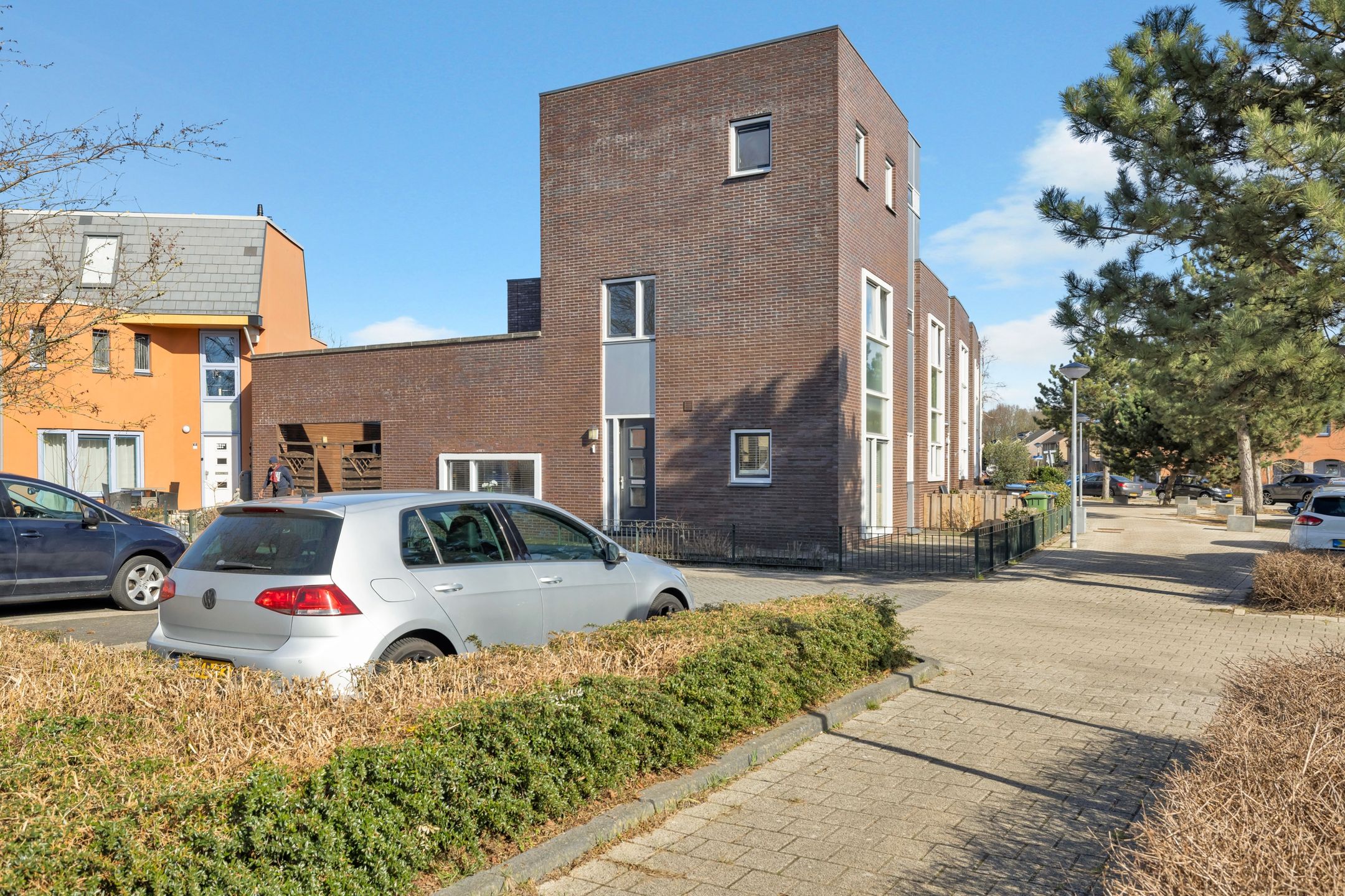 Photo 3 of Woldplantsoen 1