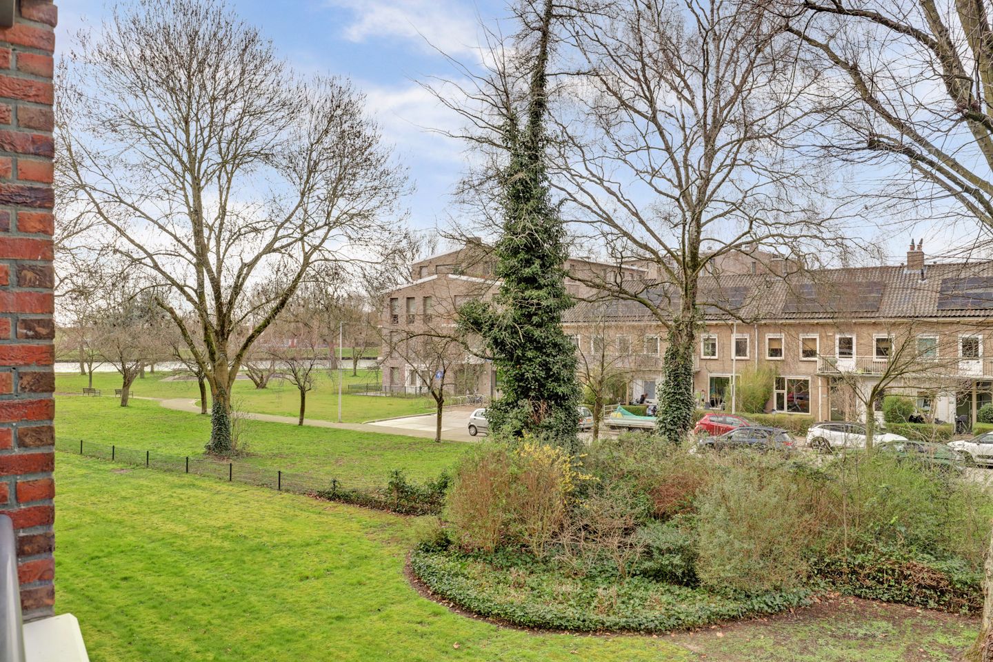 Photo 14 of Hendrika van Tussenbroeklaan 44