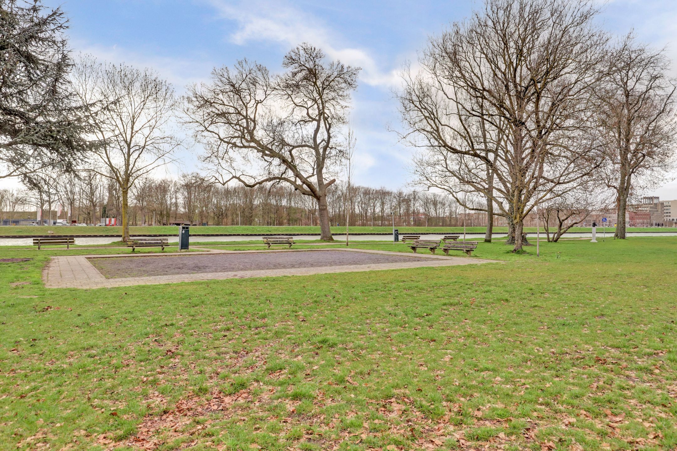 Photo 33 of Hendrika van Tussenbroeklaan 44