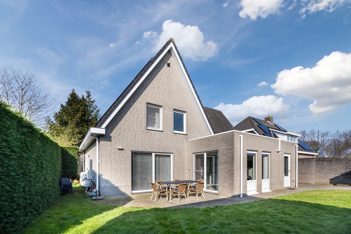 Photo 2 of Verdiesenstraat 7