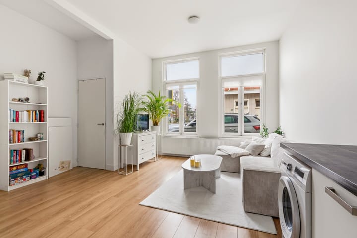 Photo 3 of Esschilderstraat 26