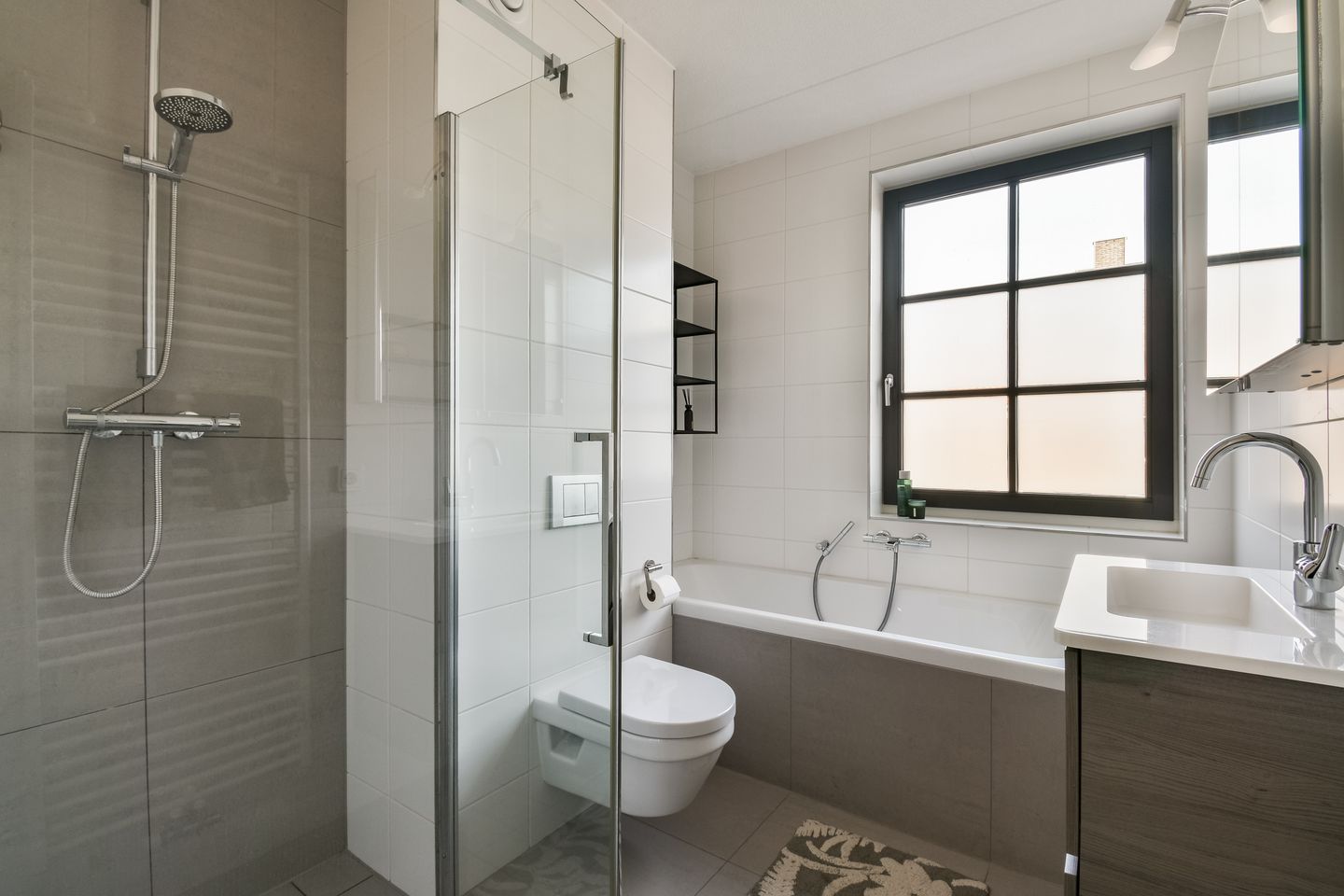 Photo 19 of Zuiderzeelaan 105