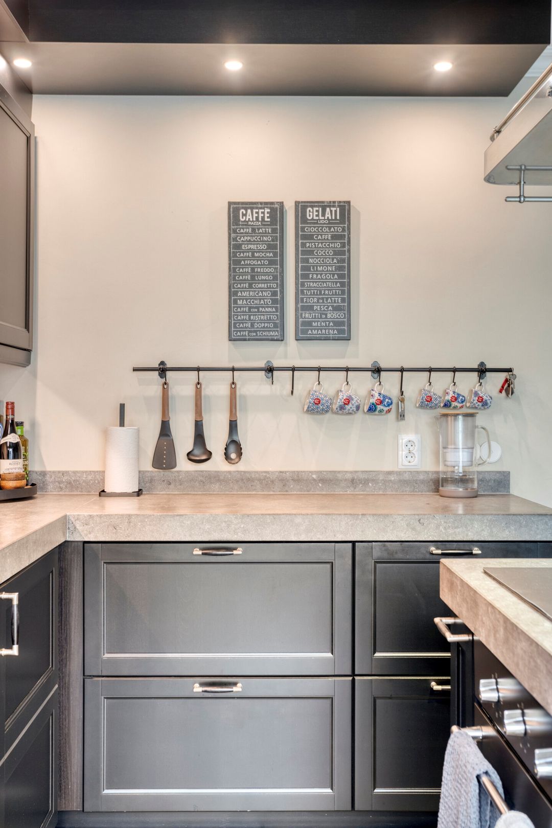 Spacious and Luxury Living with approximately 200 m² of Space and 5 Bedrooms — 15