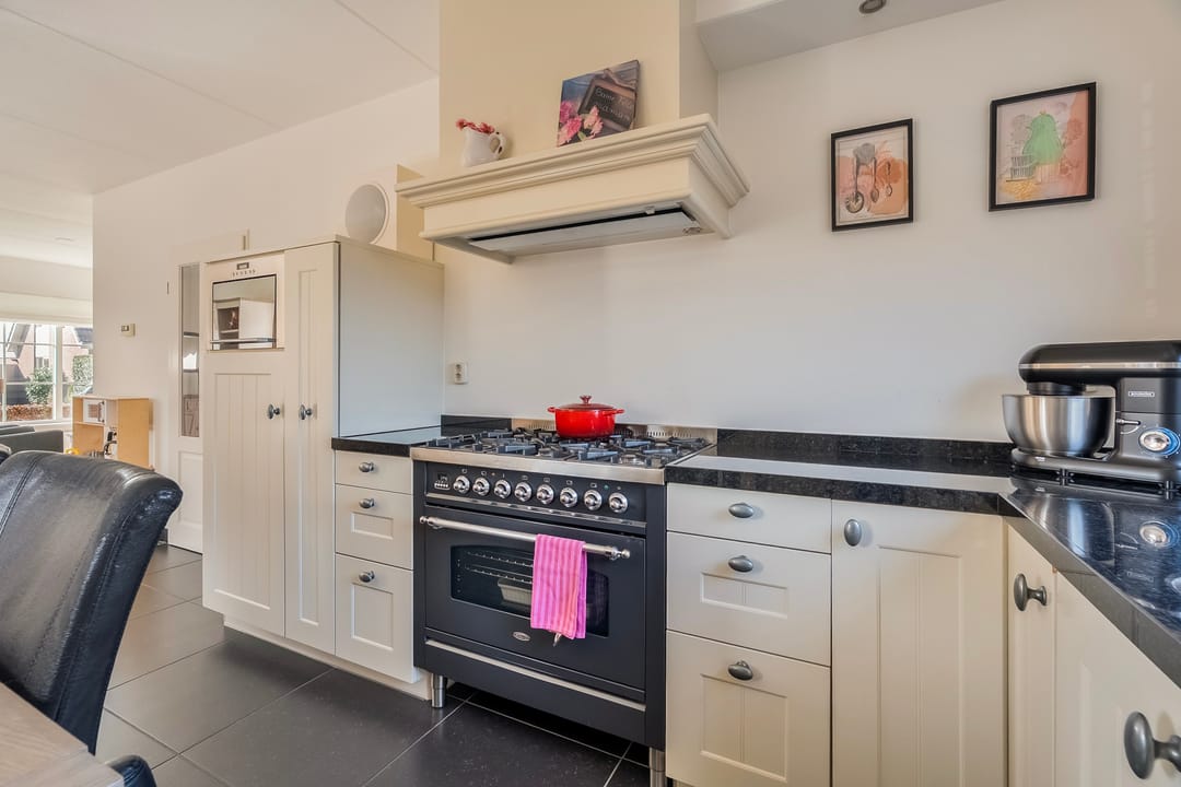 Photo 22 of Van Cralingenstraat 13