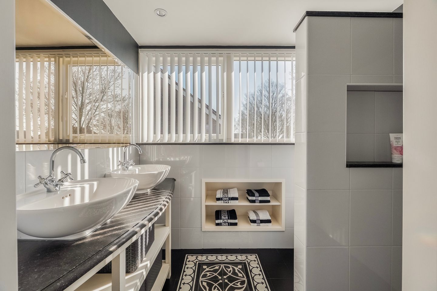 Photo 35 of Van Cralingenstraat 13