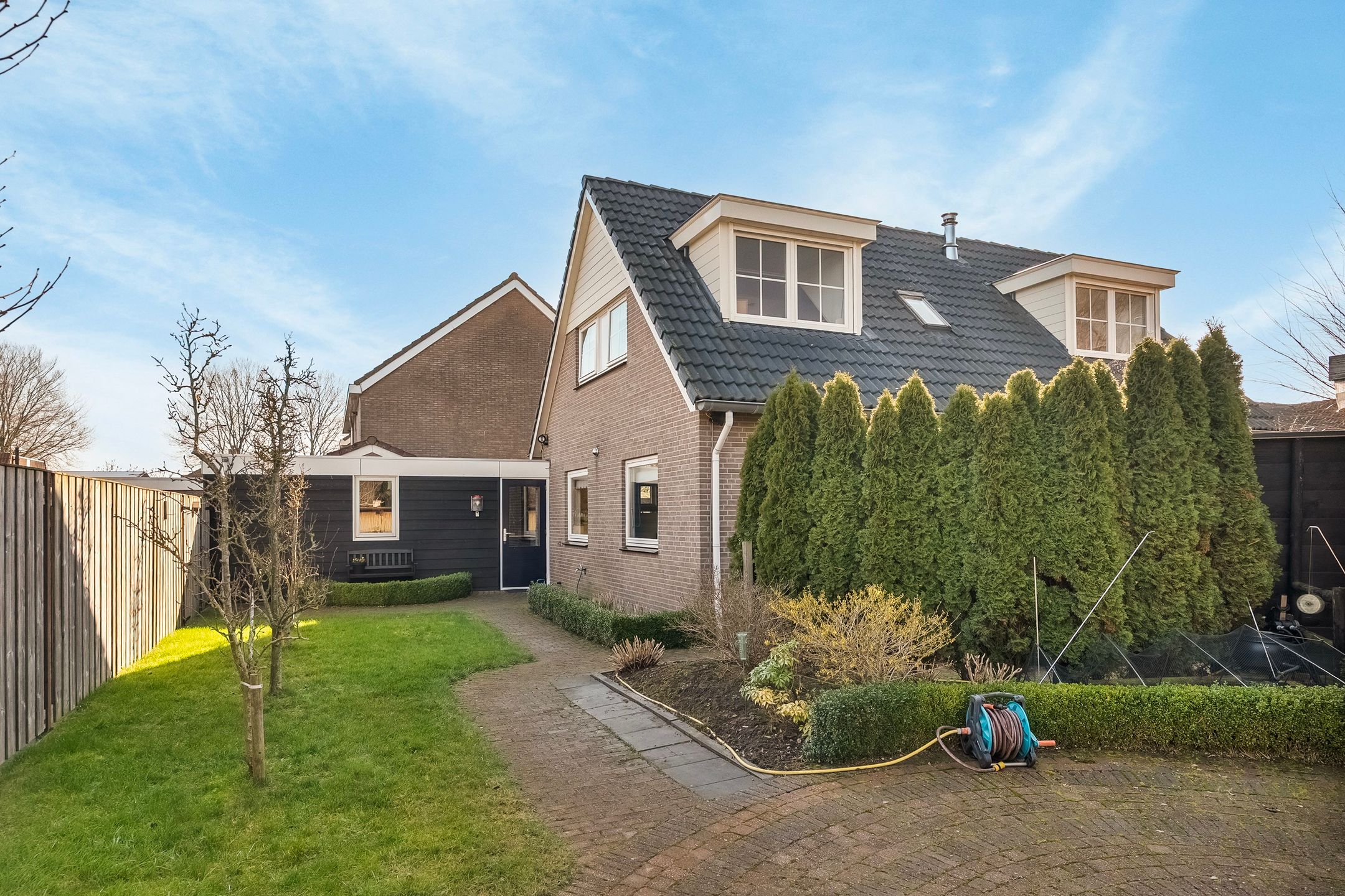 Photo 42 of Van Cralingenstraat 13