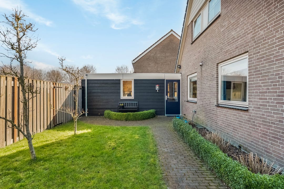 Photo 43 of Van Cralingenstraat 13