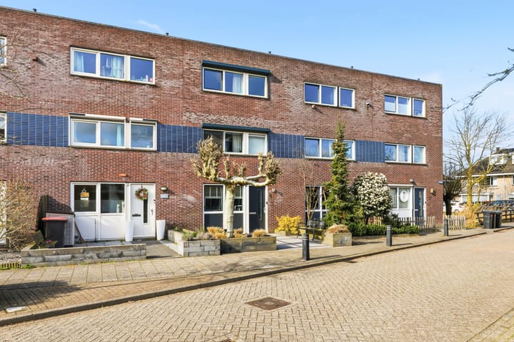 Photo 2 of De Spin 6