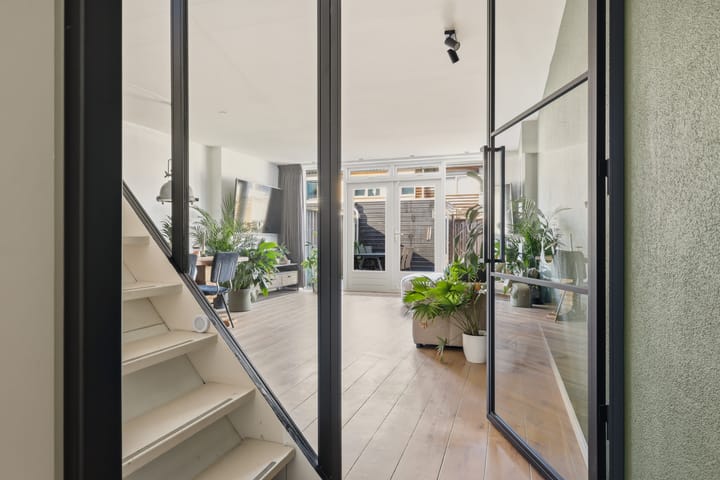 Photo 4 of De Spin 6