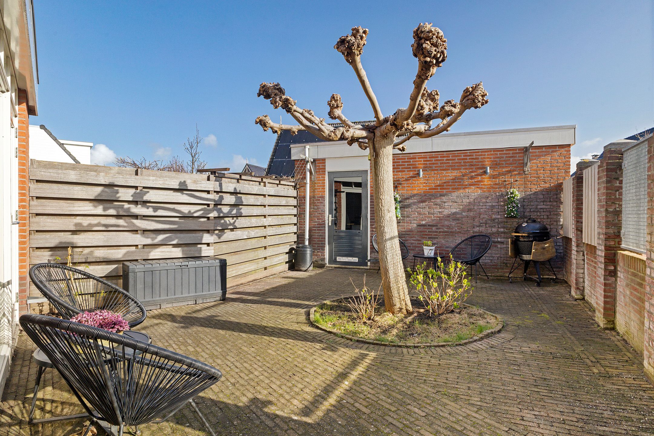 Charming corner house with 4 bedrooms and detached garage in quiet Hoorn neighborhood — 16