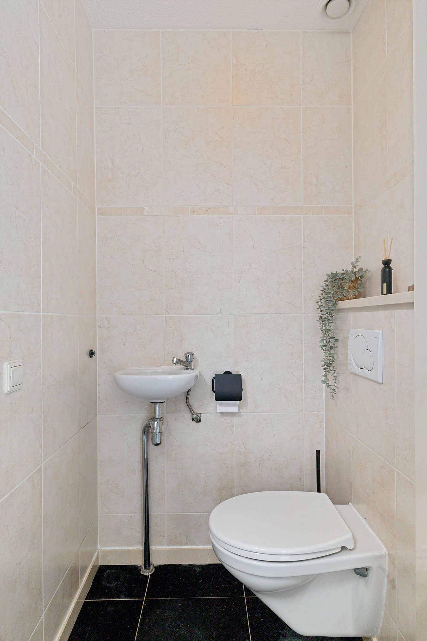 Charming corner house with 4 bedrooms and detached garage in quiet Hoorn neighborhood — 18