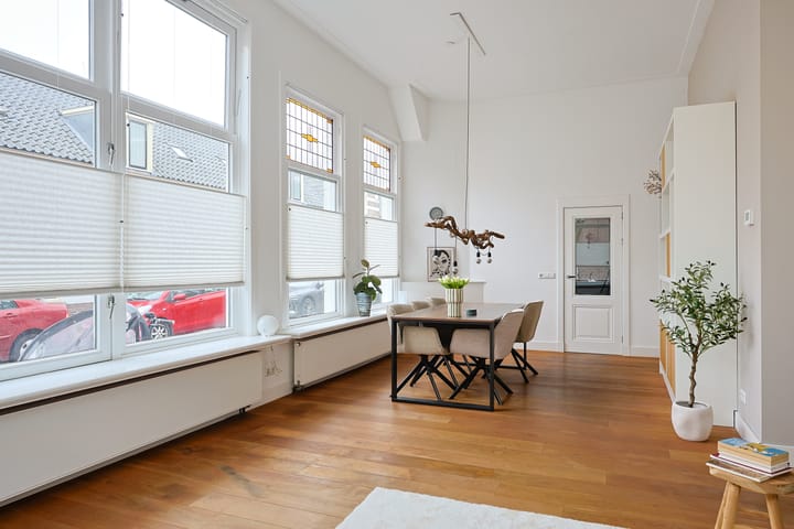 Photo 2 of Mgr. van de Weteringstraat 60