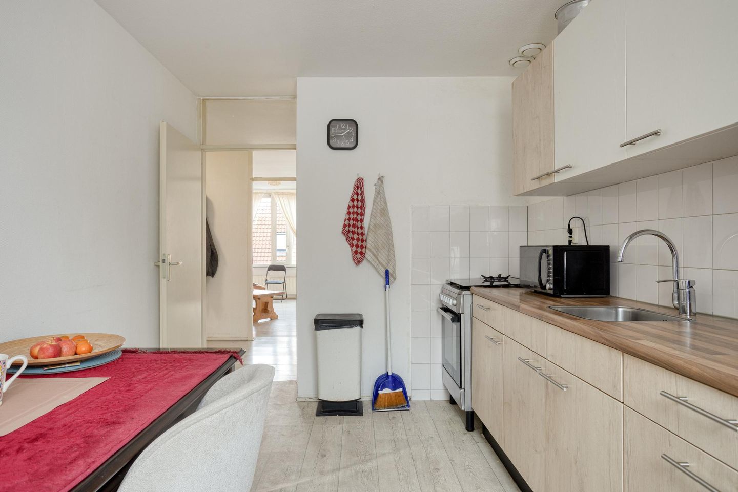 Affordable 3-room apartment centrally located in Hillesluis — 28