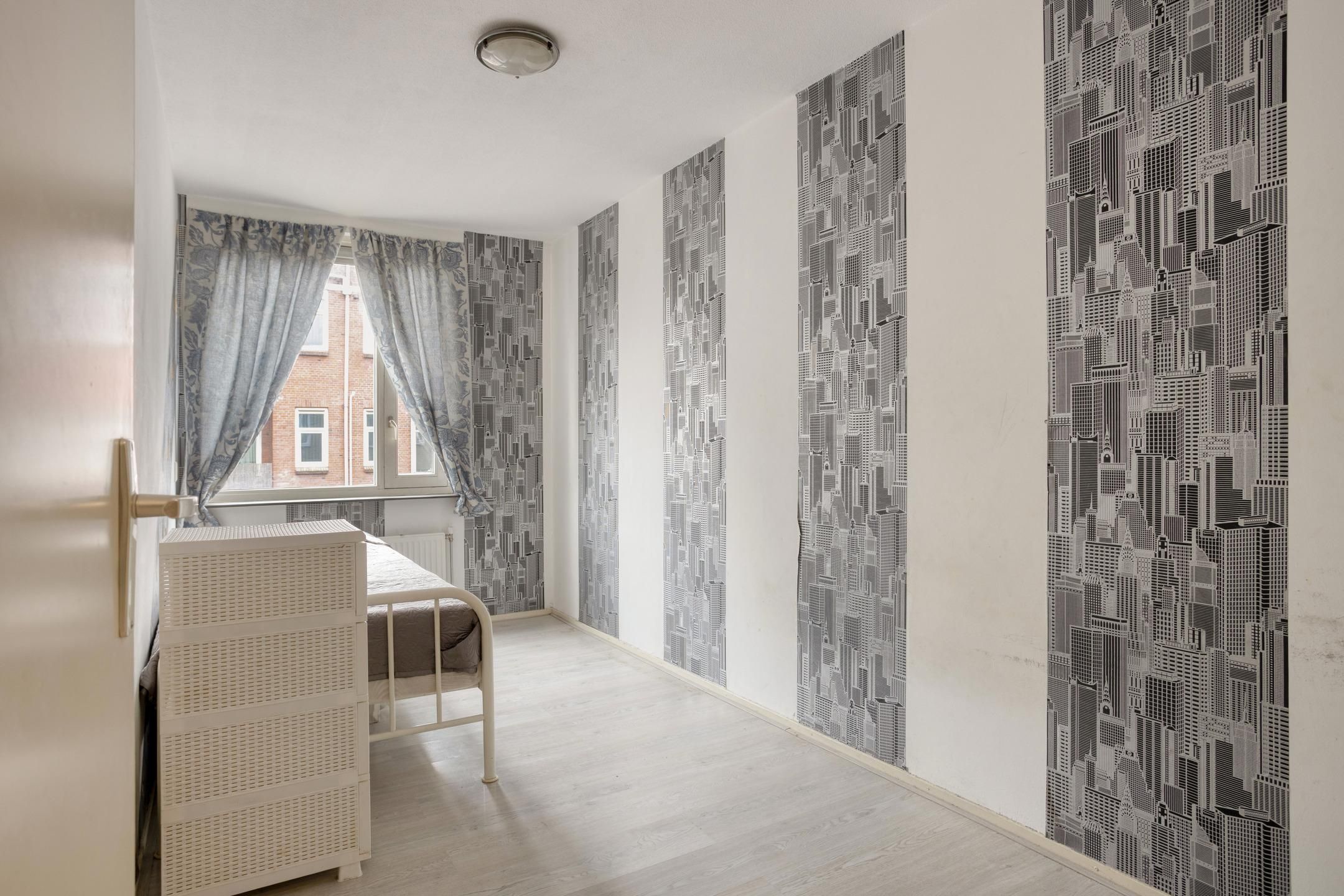 Affordable 3-room apartment centrally located in Hillesluis — 12