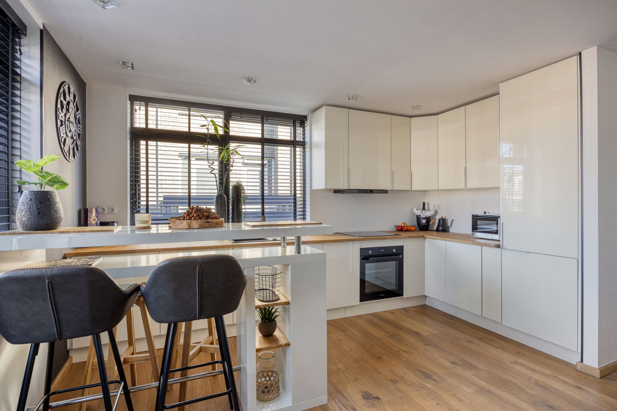 Modern Move-in Ready Apartment with Terrace and Optional Garage in Hardinxveld-Giessendam — 15