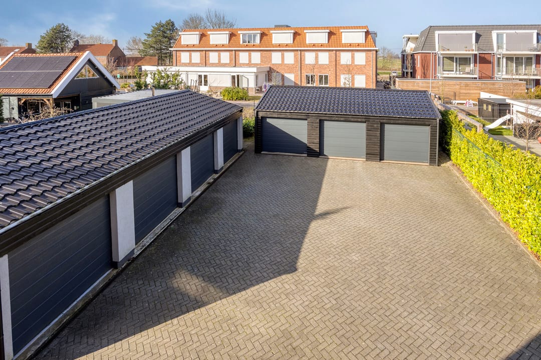 Modern Move-in Ready Apartment with Terrace and Optional Garage in Hardinxveld-Giessendam — 31